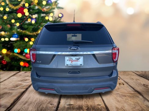 Used 2019 Ford Explorer XLT w/ Equipment Group 202A image 6