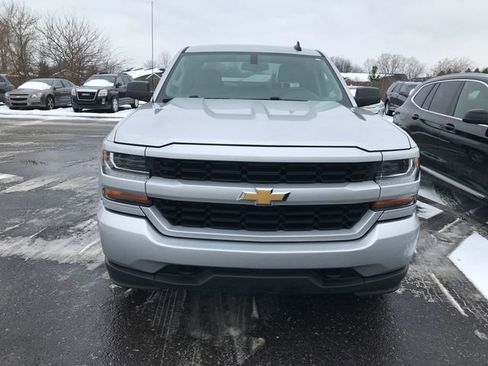 Used 2018 Chevrolet Silverado 1500 Custom w/ Custom Value Package image 12