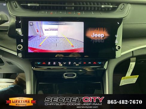 New 2026 Jeep Grand Cherokee Altitude image 22