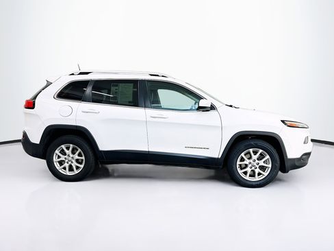 Used 2017 Jeep Cherokee Latitude w/ True North Edition AWD/4WD image 10