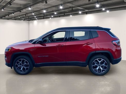 Certified 2025 Jeep Compass Limited AWD/4WD image 4