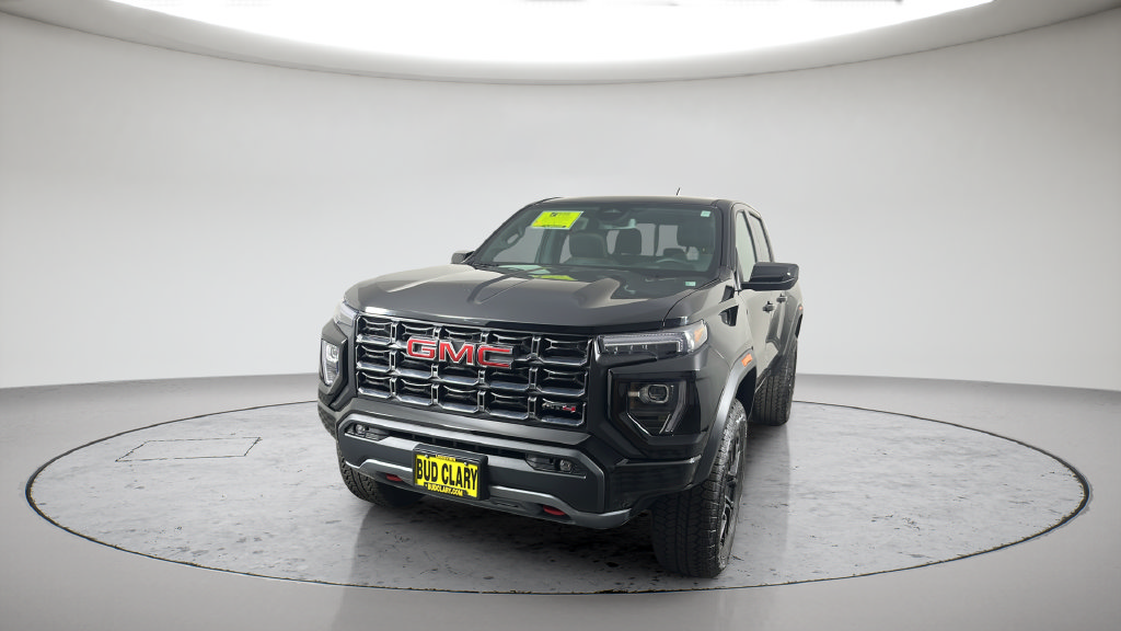 Used 2025 GMC Canyon AT4 AWD/4WD image 2