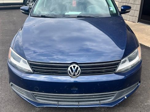 Used 2012 Volkswagen Jetta SE FWD image 2