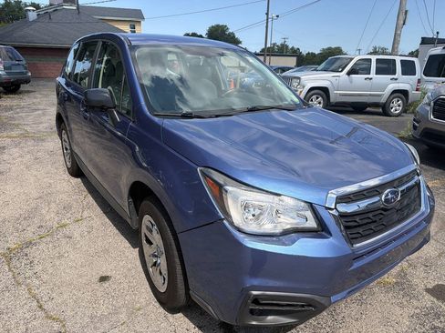 Used 2017 Subaru Forester 2.5i AWD/4WD image 2