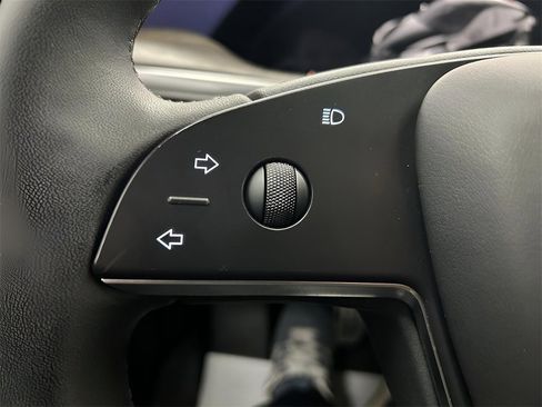 Used 2022 Tesla Model S image 14