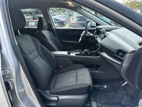 Used 2024 Nissan Rogue SV FWD image 29