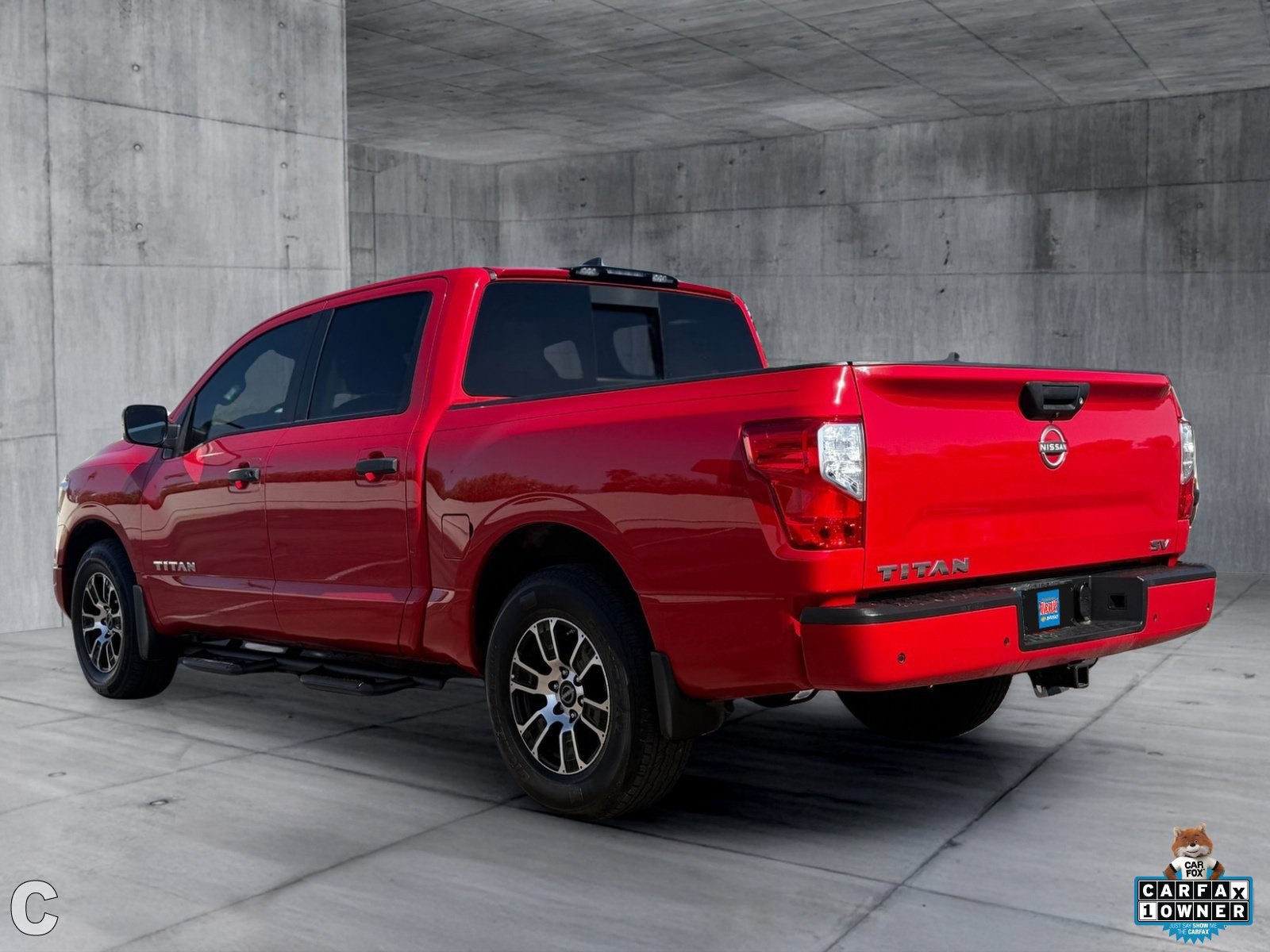 Used 2024 Nissan Titan SV w/ SV Convenience Package RWD image 4