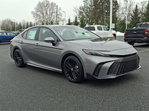 New 2026 Toyota Camry SE image 4