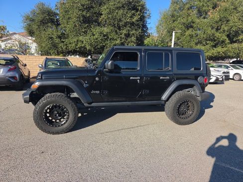 Used 2020 Jeep Wrangler Unlimited Sport S AWD/4WD image 2