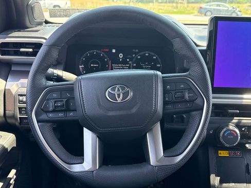 Used 2025 Toyota Tacoma TRD Off-Road w/ TRD Off Road Upgrade Package AWD/4WD image 20