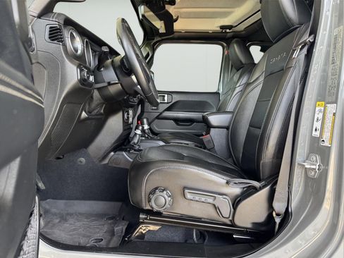 Used 2018 Jeep Wrangler Unlimited Sahara AWD/4WD image 10