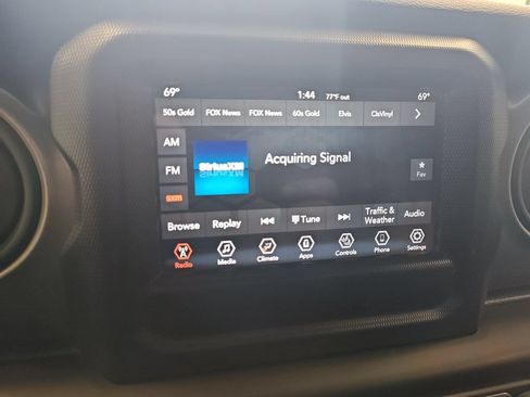 Used 2021 Jeep Gladiator Sport AWD/4WD image 18