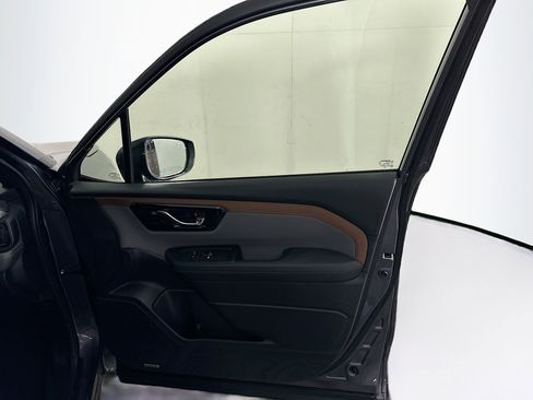 Used 2025 Subaru Forester Sport image 31