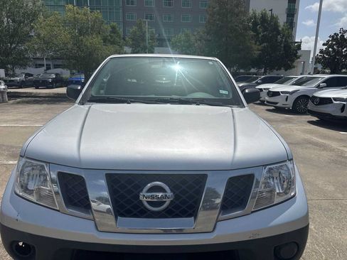 Used 2013 Nissan Frontier S w/ S Preferred Pkg RWD image 2