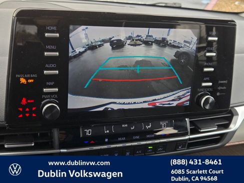 Used 2024 Toyota Sienna XLE image 17