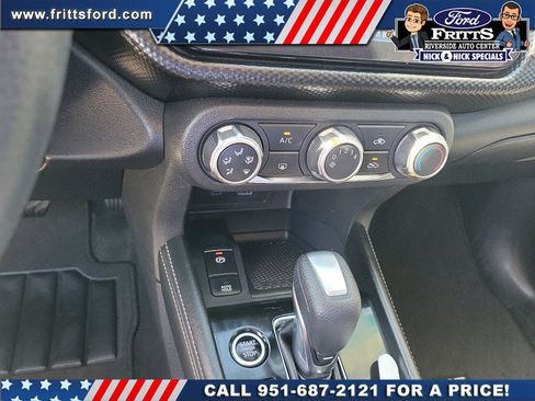 Used 2023 Nissan Kicks SV FWD image 9