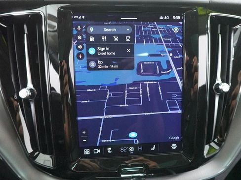 Used 2023 Volvo XC60 B5 Core image 19