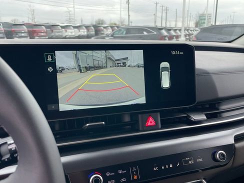New 2026 Kia Carnival FWD image 16