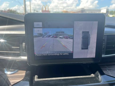Used 2022 Ford Explorer Limited w/ Equipment Group 301A AWD/4WD image 24