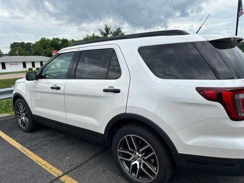 Used 2018 Ford Explorer Sport w/ Equipment Group 401A AWD/4WD image 2