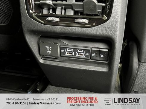 New 2025 Jeep Grand Cherokee Limited w/ Luxury Tech Group II image 16