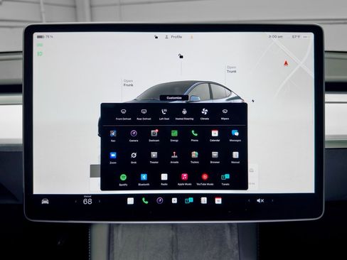 Used 2025 Tesla Model Y Long Range image 9