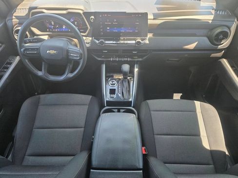 Used 2025 Chevrolet Colorado W/T AWD/4WD image 9
