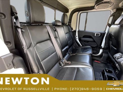 Used 2020 Jeep Gladiator Overland AWD/4WD image 27