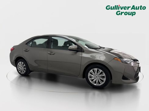 Used 2019 Toyota Corolla LE w/ Carpet Mat Package (TMS) FWD image 12