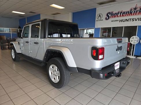 Used 2022 Jeep Gladiator Sport AWD/4WD image 6