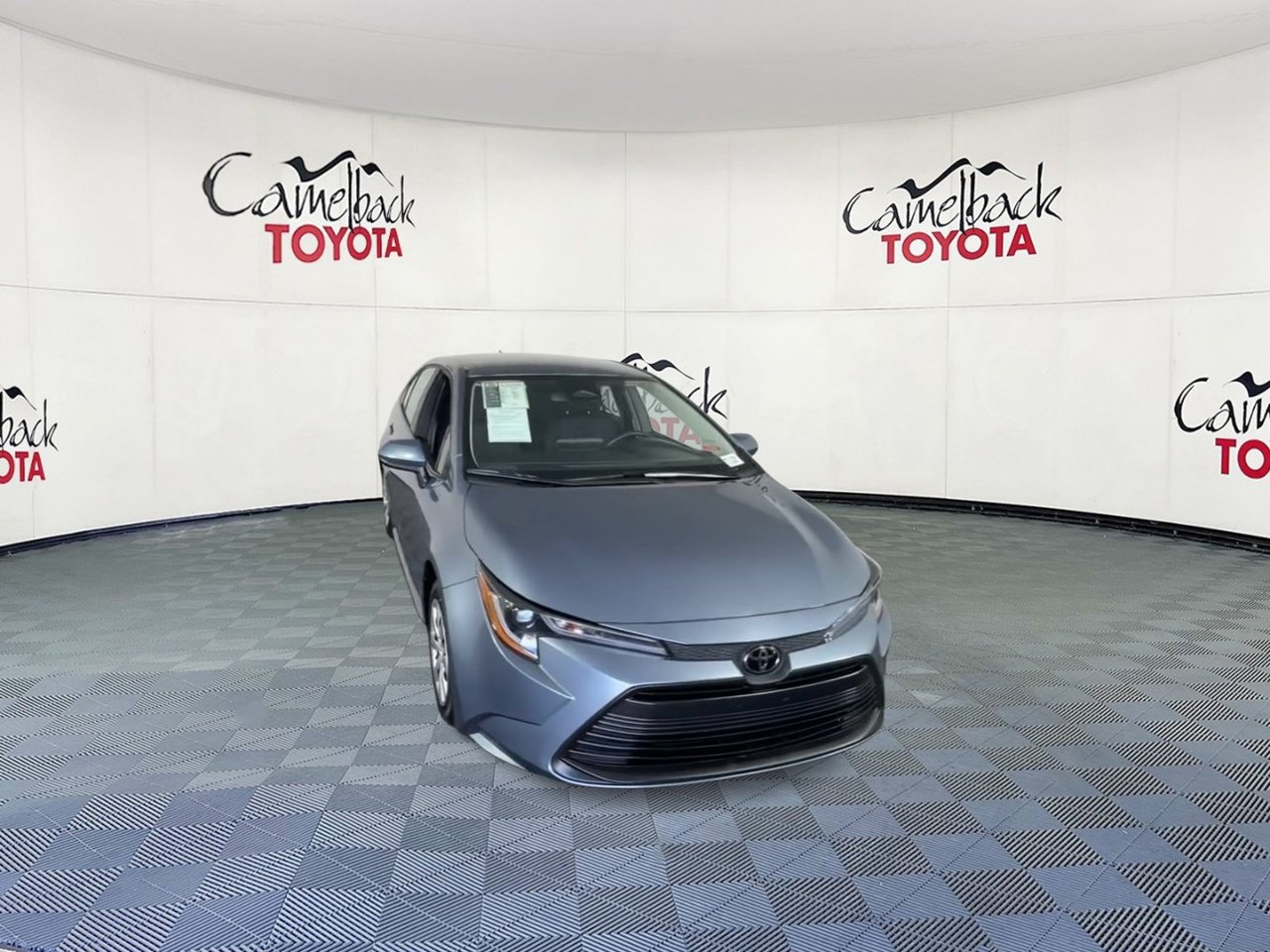 Used 2025 Toyota Corolla LE FWD image 6