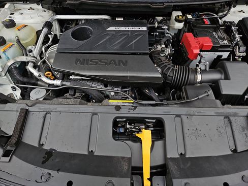 Certified 2022 Nissan Rogue Platinum w/ Head-Up Display Package image 28