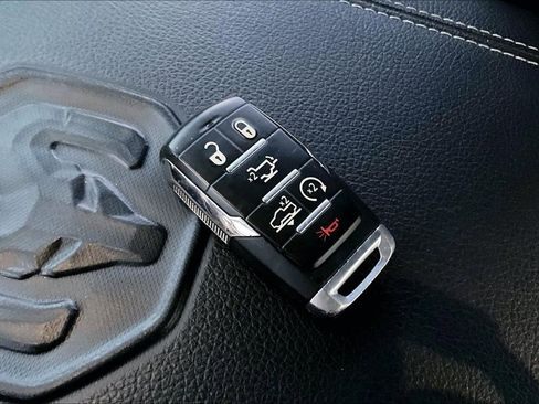 Used 2024 RAM 1500 Laramie image 34