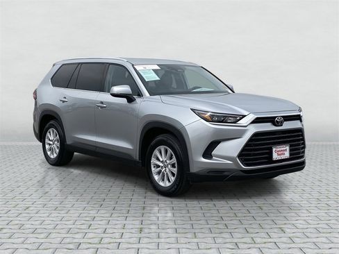 Certified 2025 Toyota Grand Highlander XLE image 10