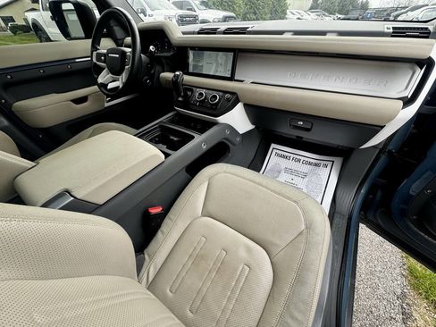 Used 2020 Land Rover Defender 110 SE image 18