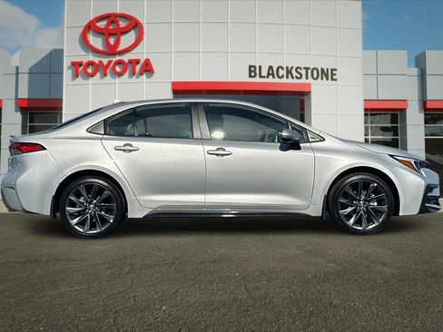 Certified 2026 Toyota Corolla SE w/ SE Package FWD image 2