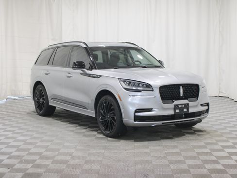 Used 2023 Lincoln Aviator Reserve w/ Equipment Group 201A AWD/4WD image 1
