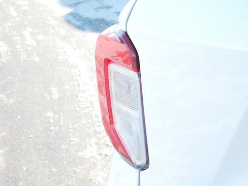 Used 2020 Ford Explorer XLT w/ Equipment Group 202A image 17