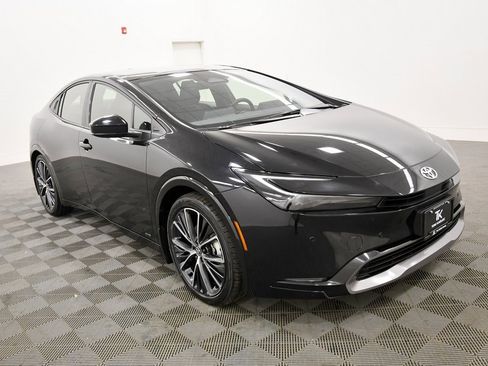 Used 2024 Toyota Prius XLE image 10