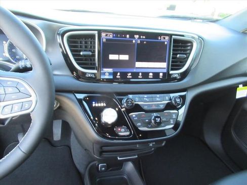 New 2026 Chrysler Voyager LX FWD image 20