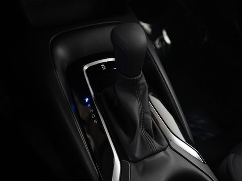 Used 2025 Toyota Corolla LE image 21