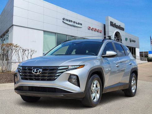 Used 2024 Hyundai Tucson SEL FWD image 2