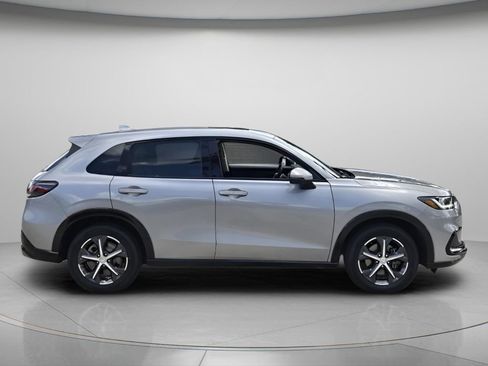 Certified 2025 Honda HR-V EX-L image 3