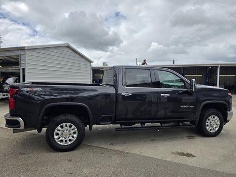 Used 2024 Chevrolet Silverado 2500 LTZ image 8