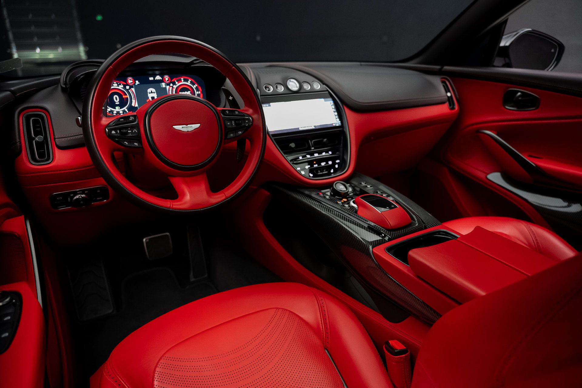 Used 2023 Aston Martin DBX 707 AWD/4WD image 2