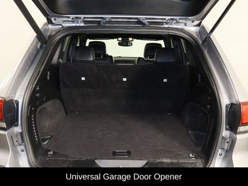 Used 2020 Jeep Grand Cherokee Altitude image 17