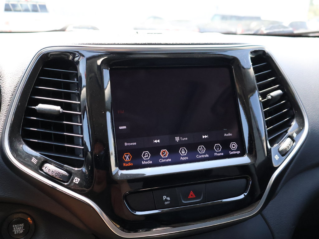 Used 2020 Jeep Cherokee Limited FWD image 35