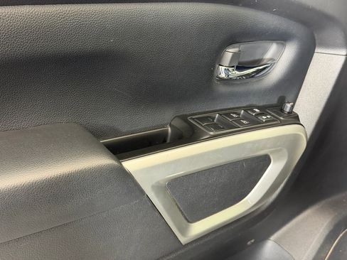 Used 2023 Nissan Titan SV AWD/4WD image 14