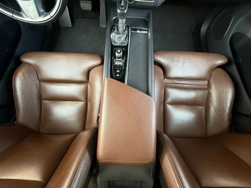 Used 2019 Volvo XC60 T5 Momentum w/ Advanced Package image 49