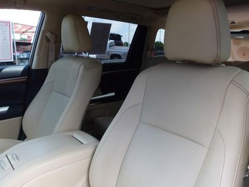 Certified 2019 Toyota Highlander Limited Platinum AWD/4WD image 26